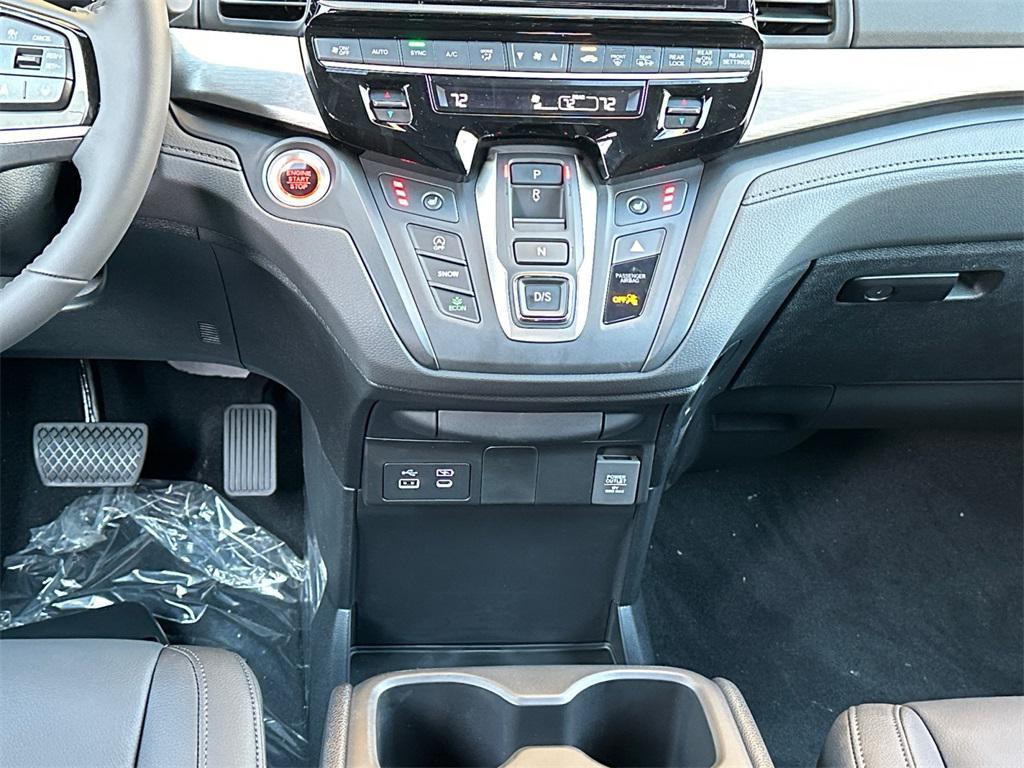 new 2026 Honda Odyssey car, priced at $41,637