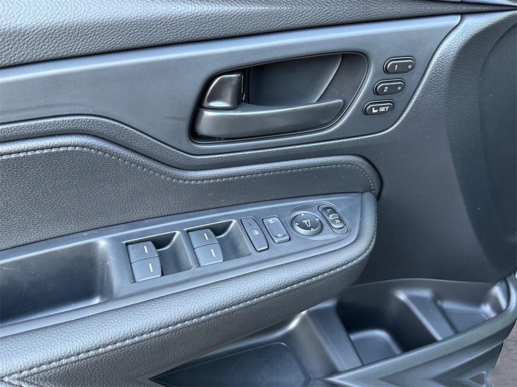 new 2026 Honda Odyssey car, priced at $41,637