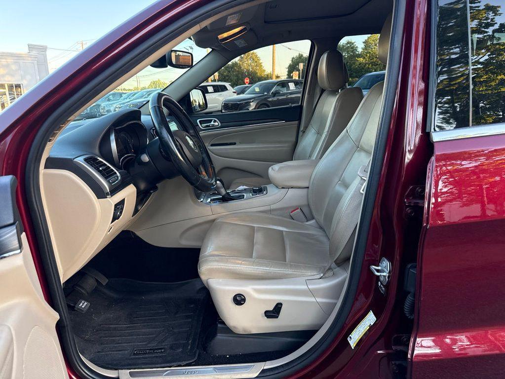 used 2021 Jeep Grand Cherokee car, priced at $26,276
