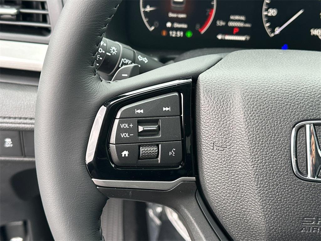 new 2026 Honda Odyssey car, priced at $44,290