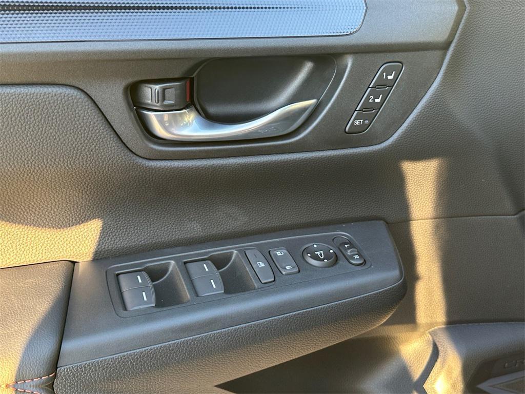 new 2026 Honda CR-V Hybrid car, priced at $41,675