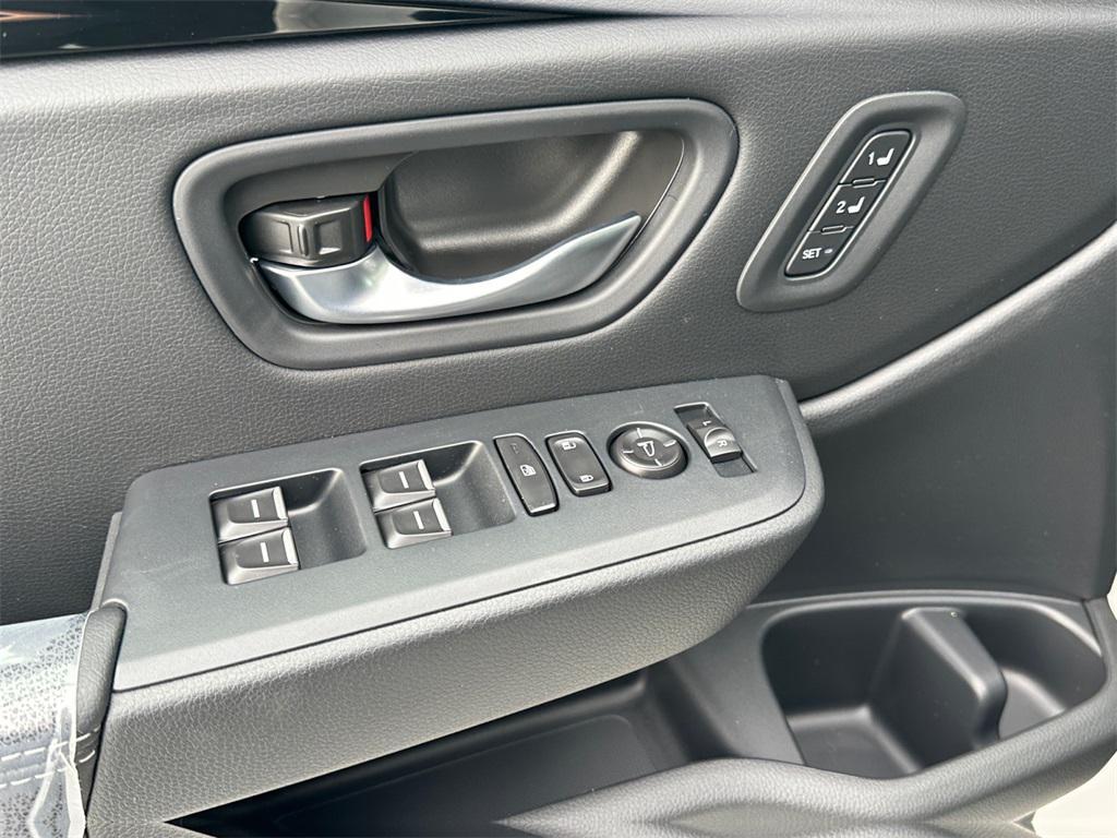 new 2025 Honda Pilot car, priced at $46,755