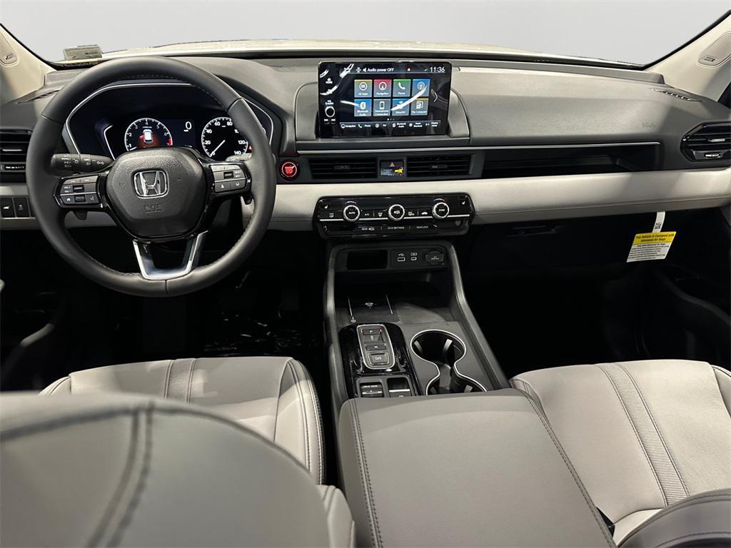 new 2025 Honda Pilot car, priced at $48,305