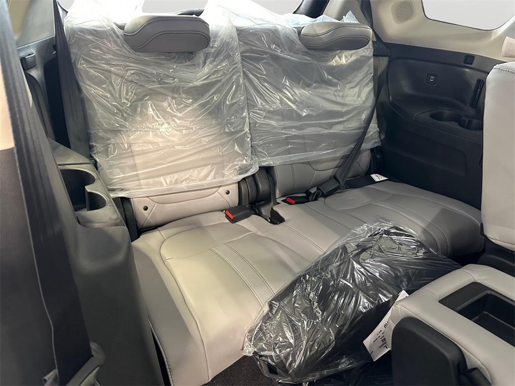 new 2025 Honda Pilot car, priced at $48,305