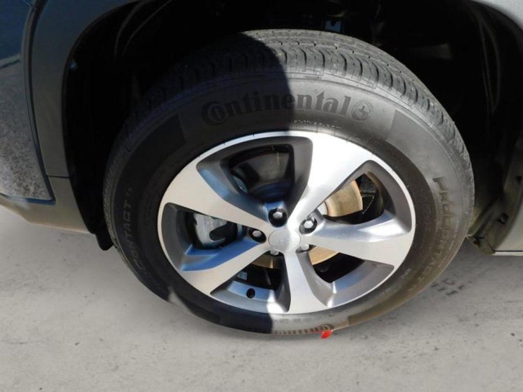 used 2021 Jeep Cherokee car, priced at $24,995