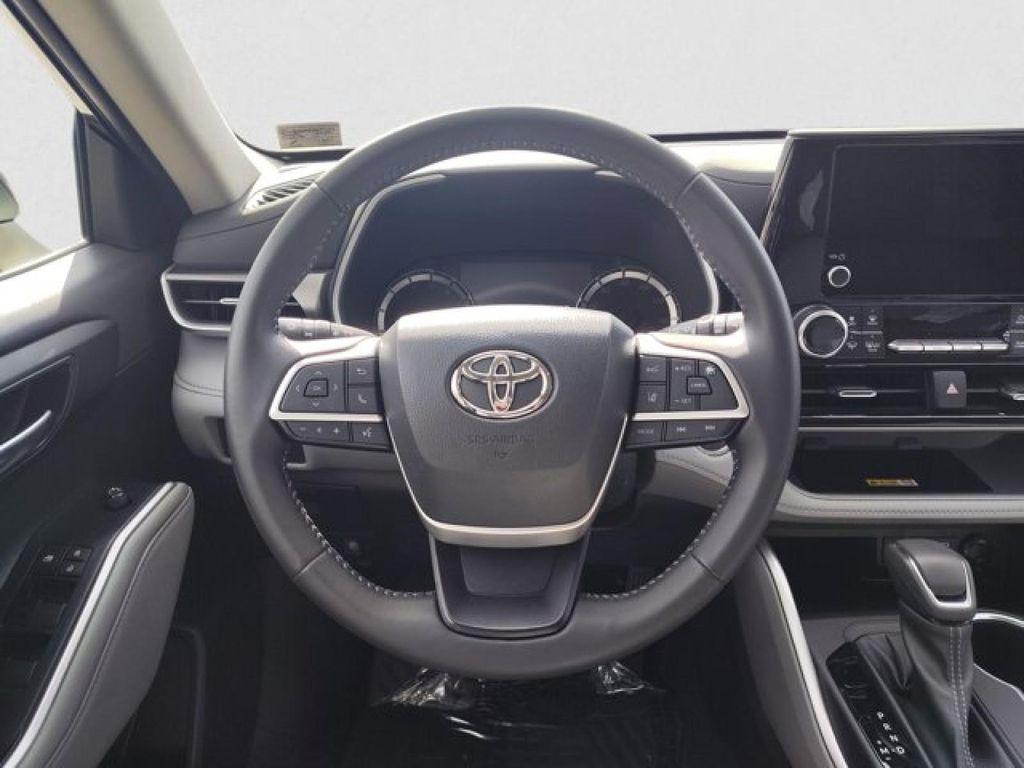 used 2023 Toyota Highlander car, priced at $43,495