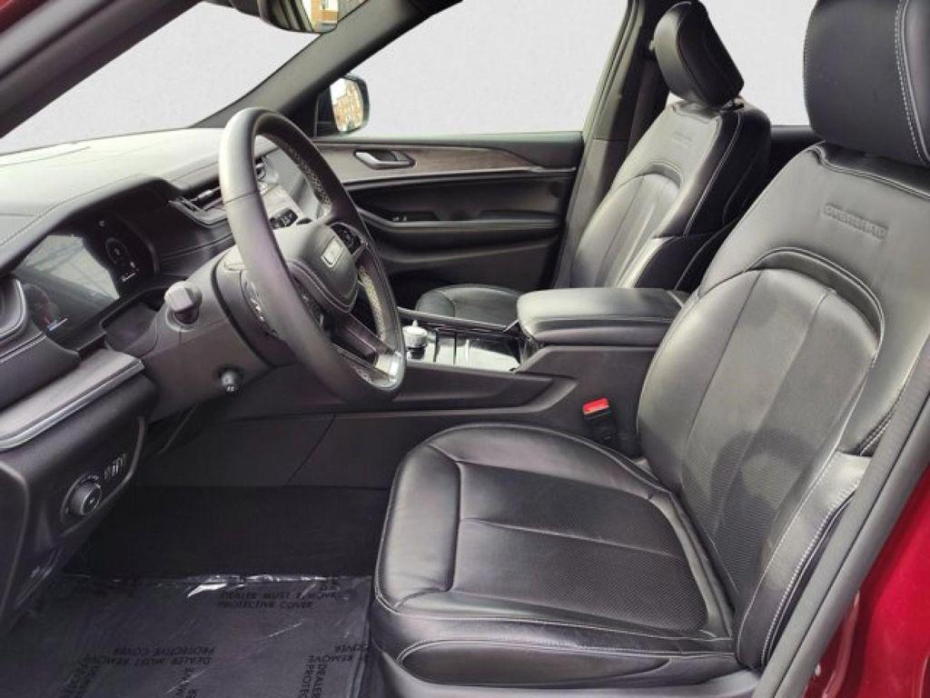 used 2024 Jeep Grand Cherokee car, priced at $37,995