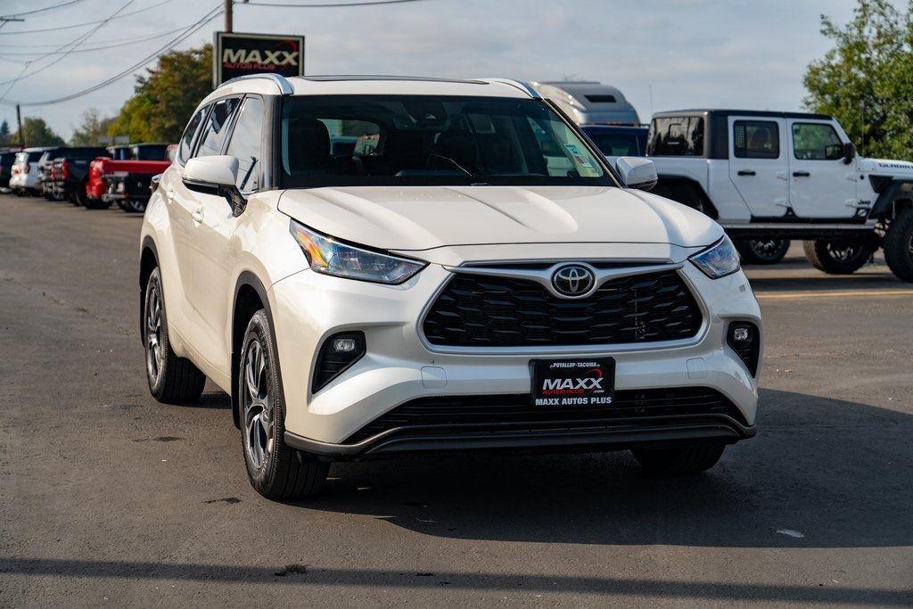 used 2020 Toyota Highlander car, priced at $30,497