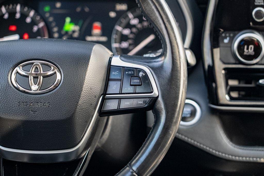 used 2020 Toyota Highlander car, priced at $30,497
