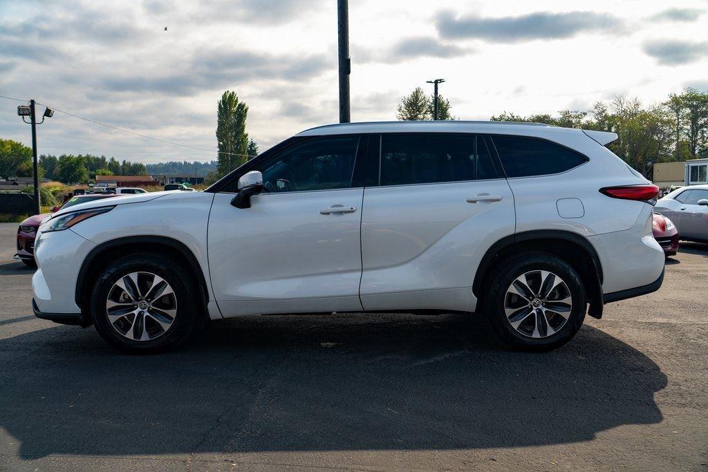 used 2020 Toyota Highlander car, priced at $30,497