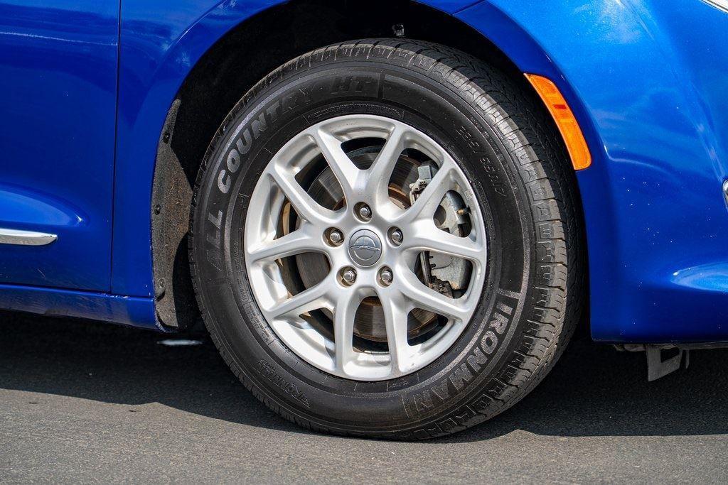 used 2020 Chrysler Pacifica car, priced at $17,397