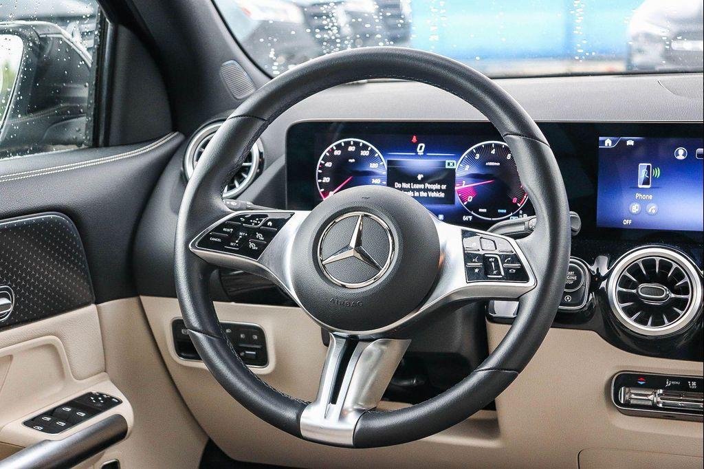 used 2025 Mercedes-Benz GLA 250 car, priced at $38,996