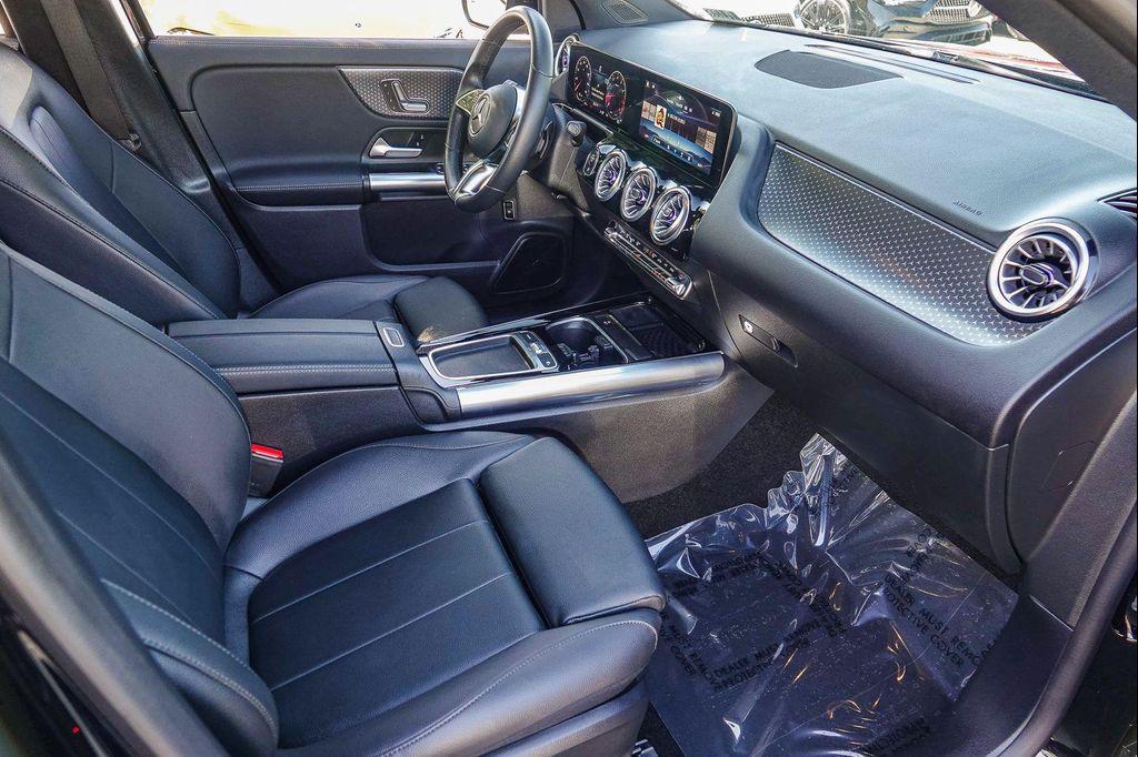 used 2025 Mercedes-Benz GLA 250 car, priced at $39,991