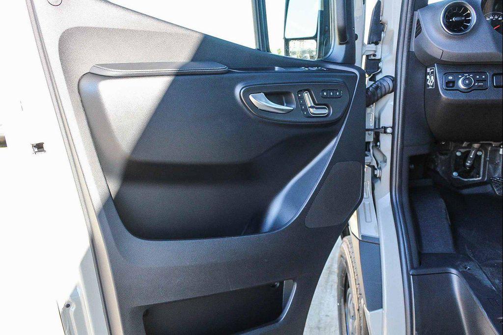 new 2026 Mercedes-Benz Sprinter 2500 car, priced at $80,068