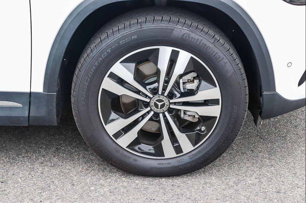 used 2025 Mercedes-Benz GLA 250 car, priced at $39,996