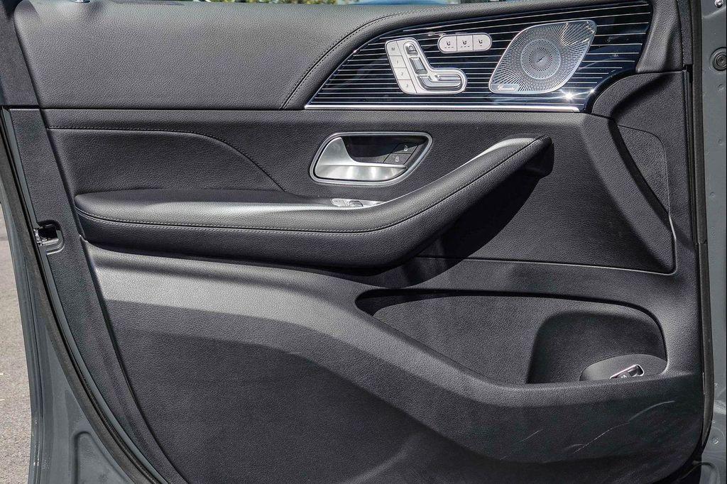 new 2025 Mercedes-Benz GLE 450 car, priced at $95,765