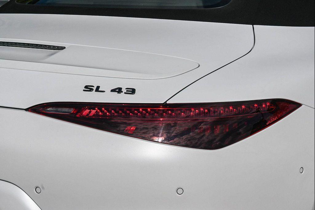 new 2025 Mercedes-Benz AMG SL 43 car, priced at $119,060