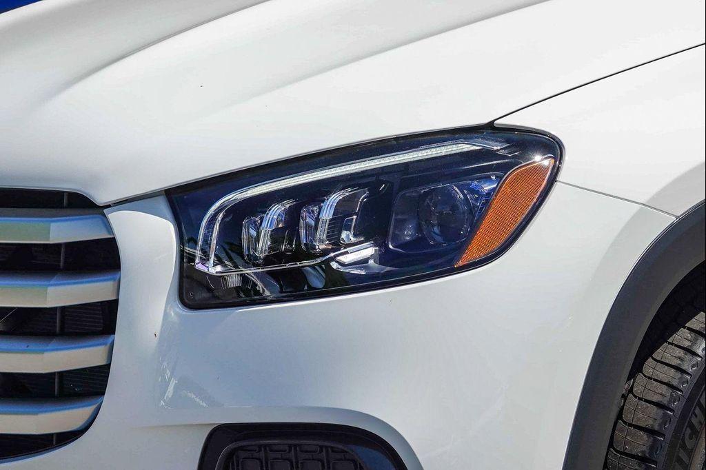 new 2026 Mercedes-Benz GLS 450 car, priced at $92,225