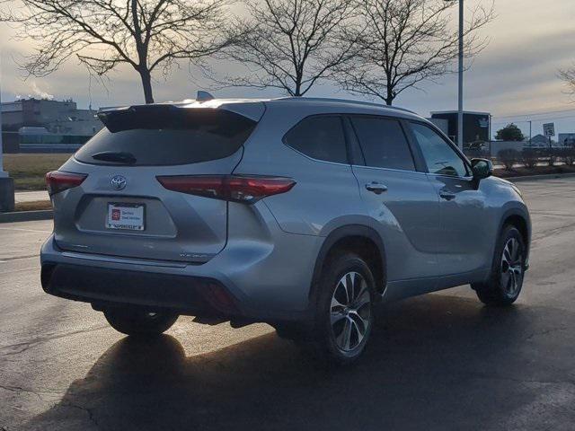 used 2023 Toyota Highlander car, priced at $37,500