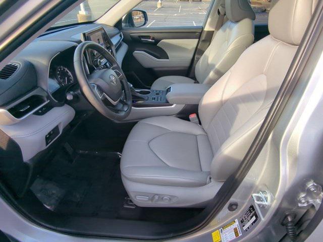 used 2023 Toyota Highlander car, priced at $37,500