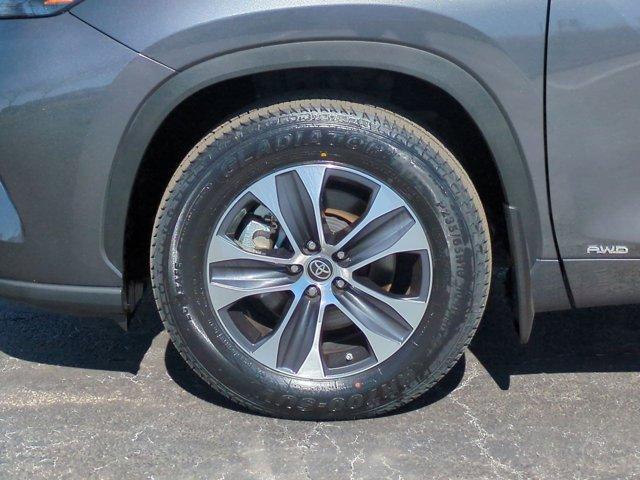 used 2023 Toyota Highlander Hybrid car, priced at $41,275