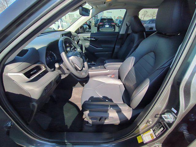used 2023 Toyota Highlander Hybrid car, priced at $42,423