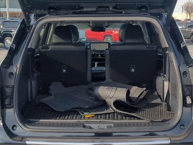 used 2025 Toyota Highlander car, priced at $51,900