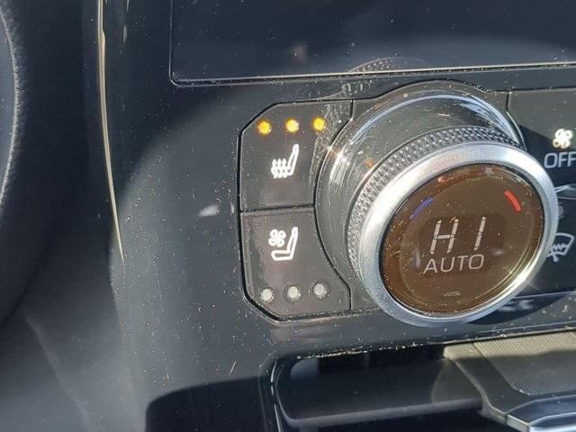 used 2025 Toyota Highlander car, priced at $51,900