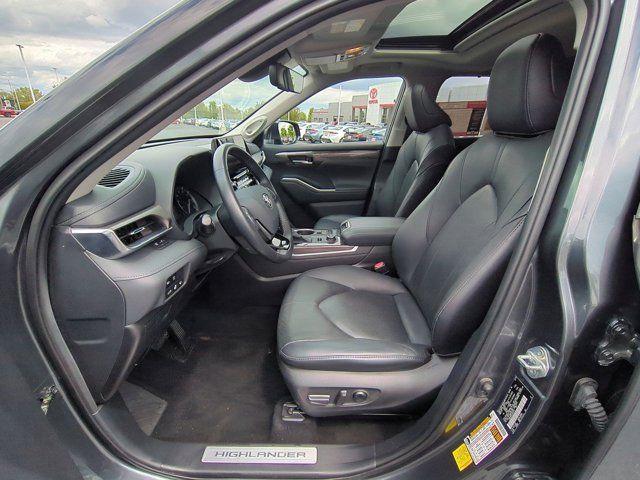 used 2020 Toyota Highlander car, priced at $30,770