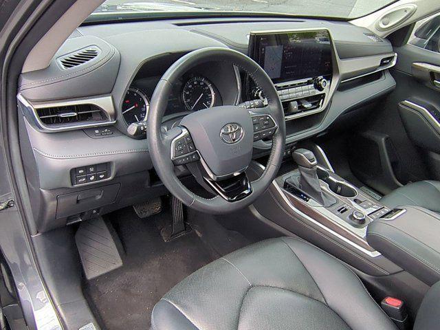 used 2020 Toyota Highlander car, priced at $30,770
