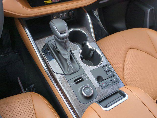 used 2025 Toyota Highlander car, priced at $56,998
