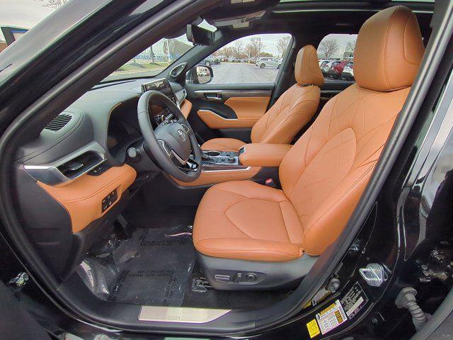 used 2025 Toyota Highlander car, priced at $56,998