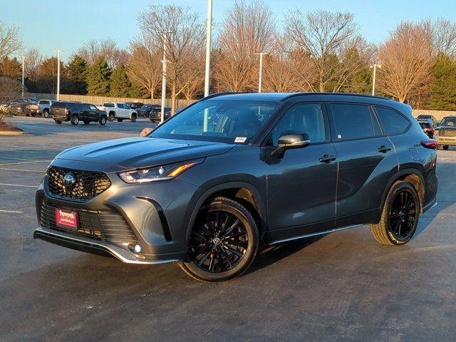 used 2024 Toyota Highlander car, priced at $43,916