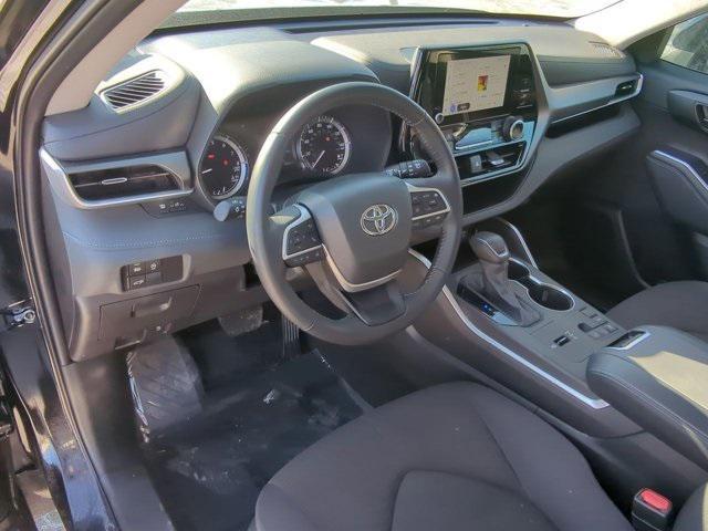 used 2023 Toyota Highlander car, priced at $34,995