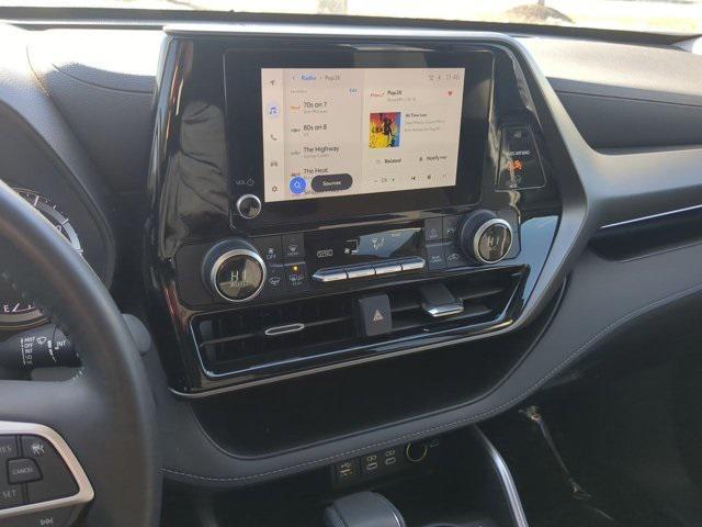 used 2023 Toyota Highlander car, priced at $34,995