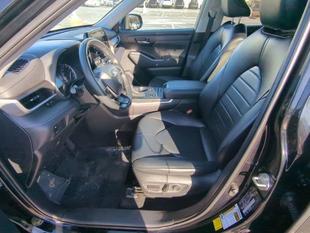 used 2022 Toyota Highlander car, priced at $31,933