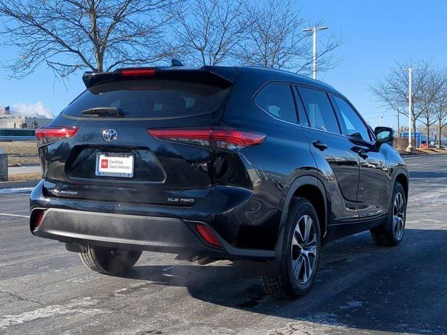used 2022 Toyota Highlander car, priced at $31,933