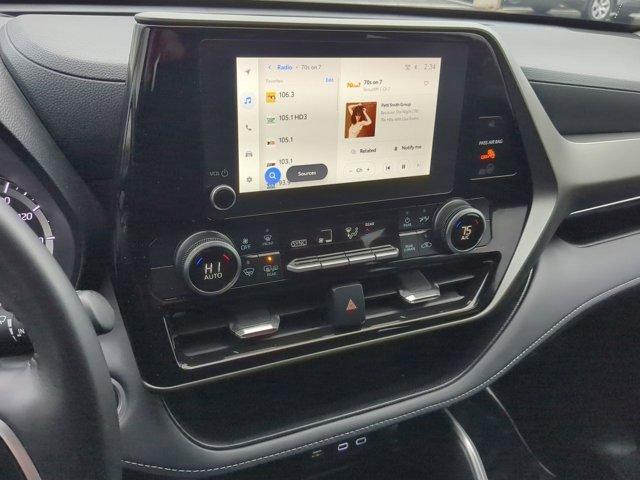 used 2024 Toyota Highlander car, priced at $37,900