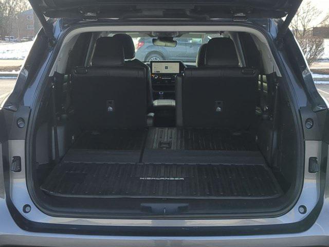 used 2024 Toyota Highlander car, priced at $41,870