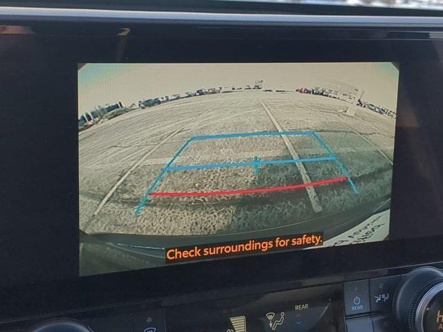 used 2024 Toyota Highlander car, priced at $41,870