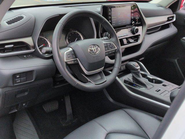 used 2022 Toyota Highlander car, priced at $35,887