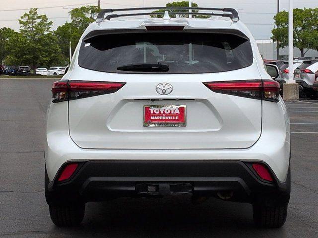 used 2022 Toyota Highlander car, priced at $35,887