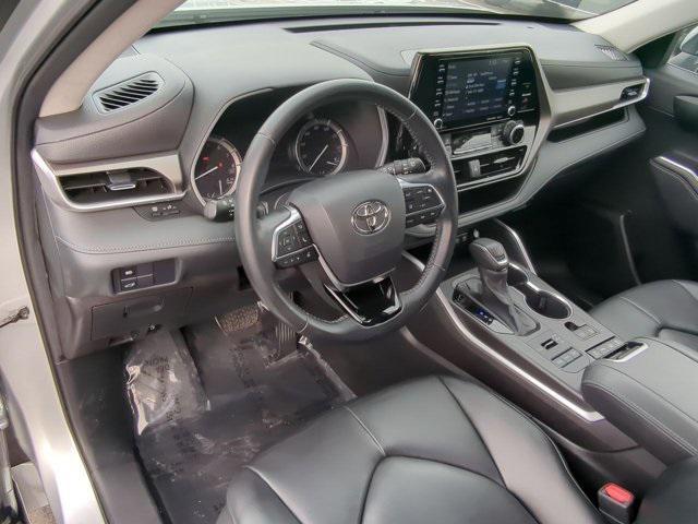 used 2021 Toyota Highlander car, priced at $34,500