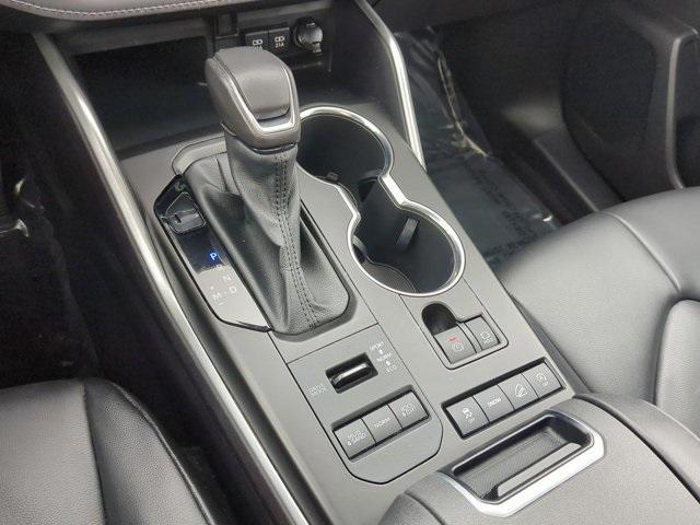 used 2021 Toyota Highlander car, priced at $34,500