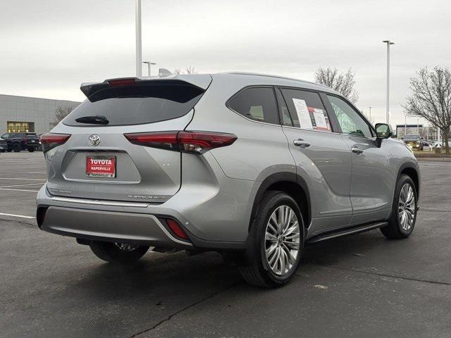 used 2025 Toyota Highlander car, priced at $50,900