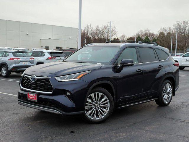 used 2023 Toyota Highlander Hybrid car, priced at $49,428