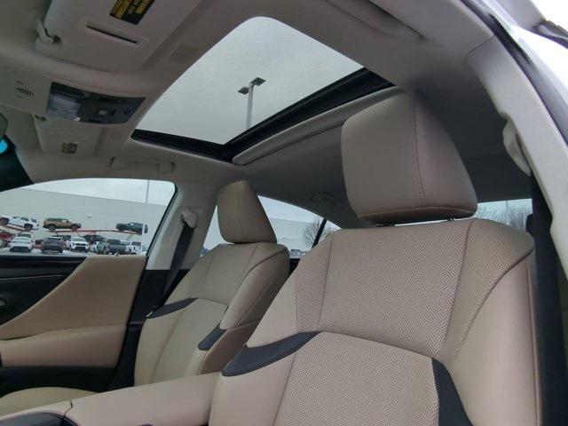 used 2021 Lexus ES 250 car, priced at $28,900