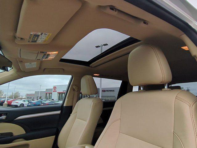 used 2017 Toyota Highlander Hybrid car