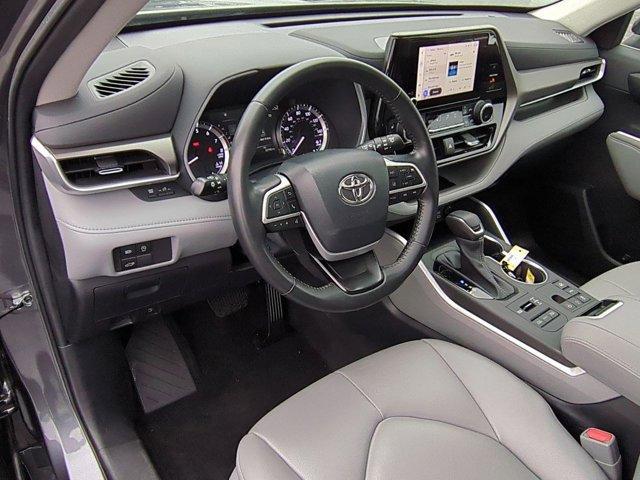 used 2023 Toyota Highlander car, priced at $38,620