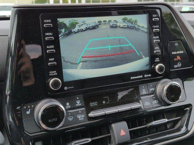 used 2022 Toyota Highlander car, priced at $37,312
